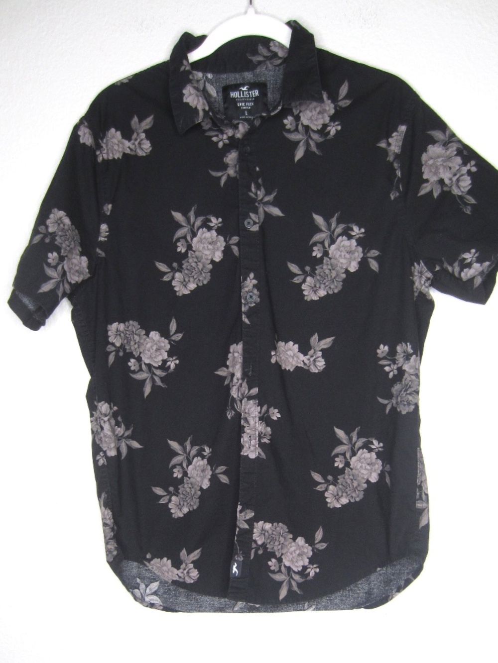Hollister Mens Floral Shirt Summer Black And Grey Floral - Size Large - Picture 2 of 5